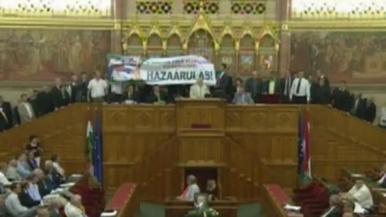 A földtörvény miatt megzavarta a Jobbik az ülésnapot