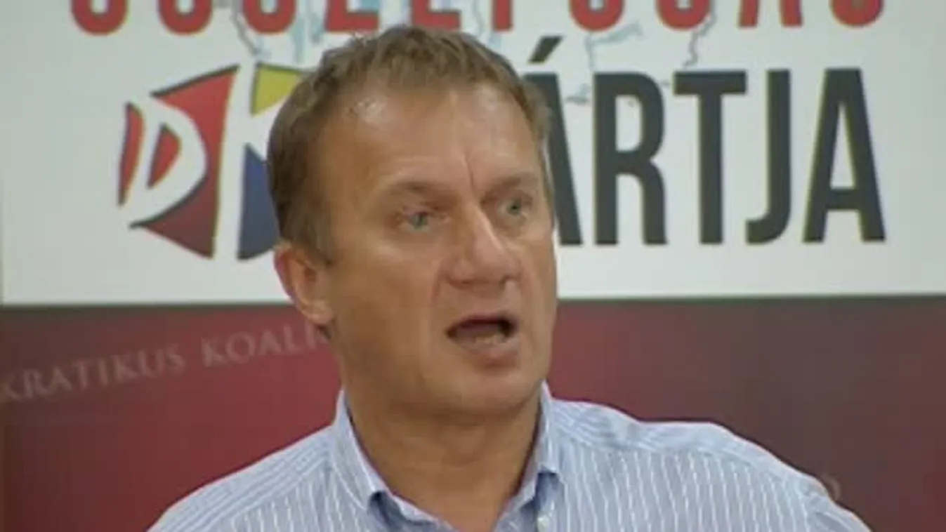 Ombudsmanhoz fordul a DK a miniszterelnök köszönőlevele miatt