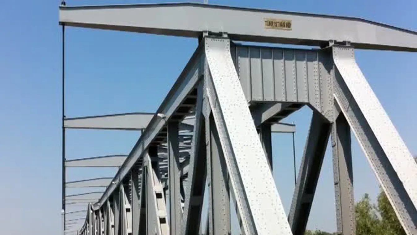 Ma megnyitották a bajai Türr István hidat az árvíz után