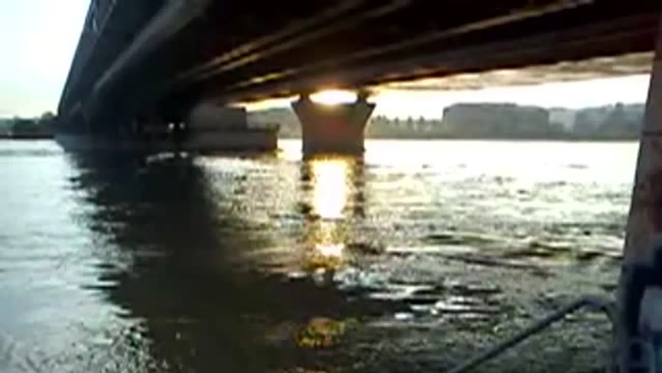 Az áradó Duna a Rákóczi hídnál