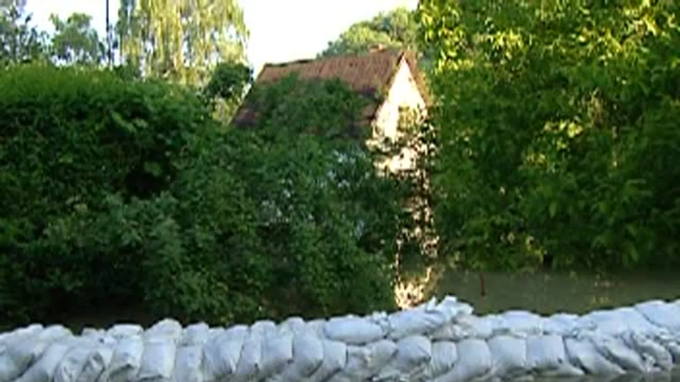 Árvízi védekezés Dunabogdányban