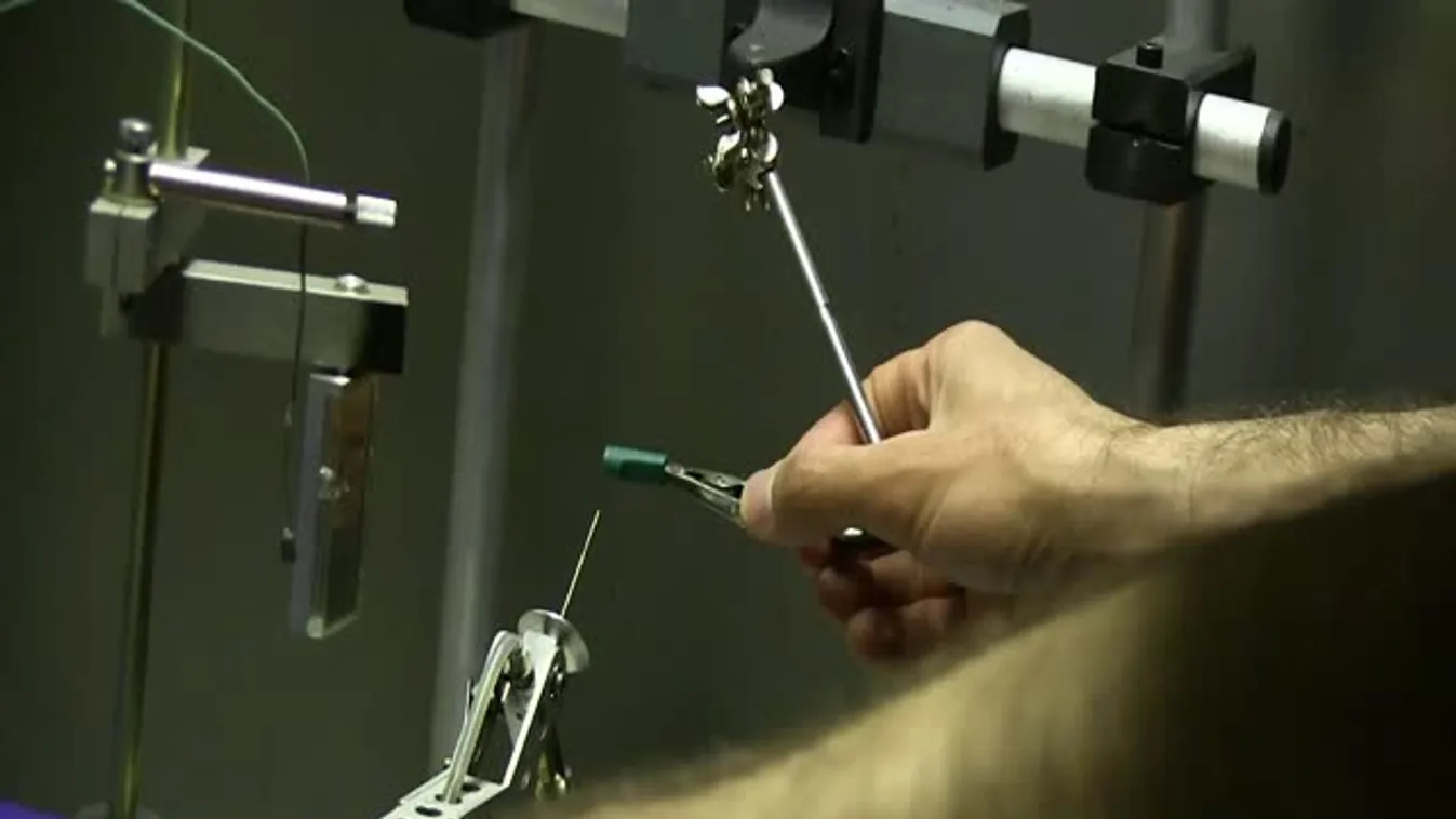 Kísérleteztünk: Nemcsak a frizura, a ház is leéghet