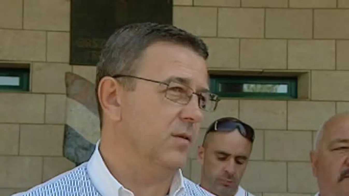 Tiltakozik a Jobbik a magyar szurkolók kifosztása ellen