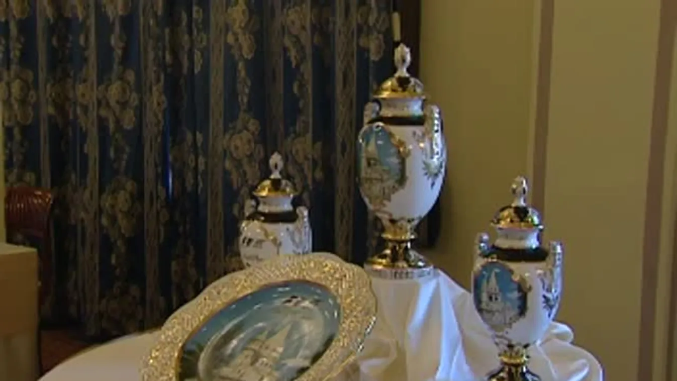 Bemutatták a Forma–1-es Magyar Nagydíj trófeáit