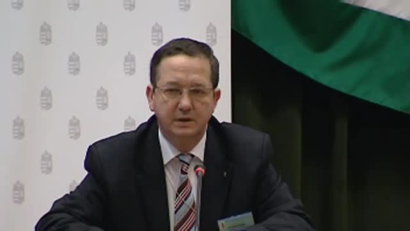 Illés: Az év második felében újabb 10 százalékkal csökkenhet a lakossági szemétszállítás díja