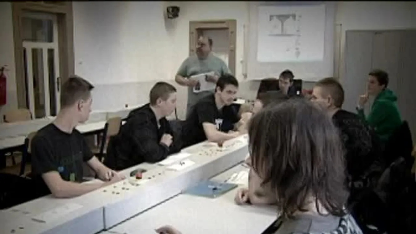 Bruttó – Esélyeket mérlegelnek a nyolcadikosok