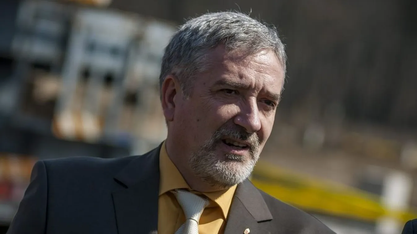 Halász: Előre egyeztettünk a szakmával