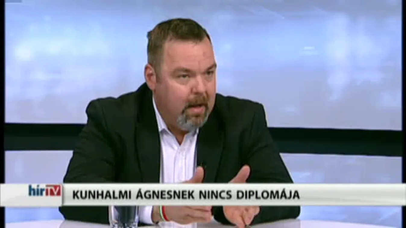 Magyarország élőben – Átadják a megújult Várbazárt