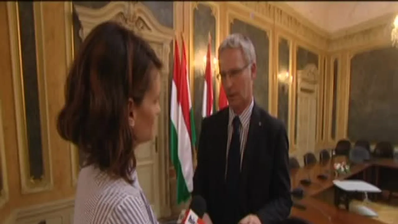 További béremelést követelnek