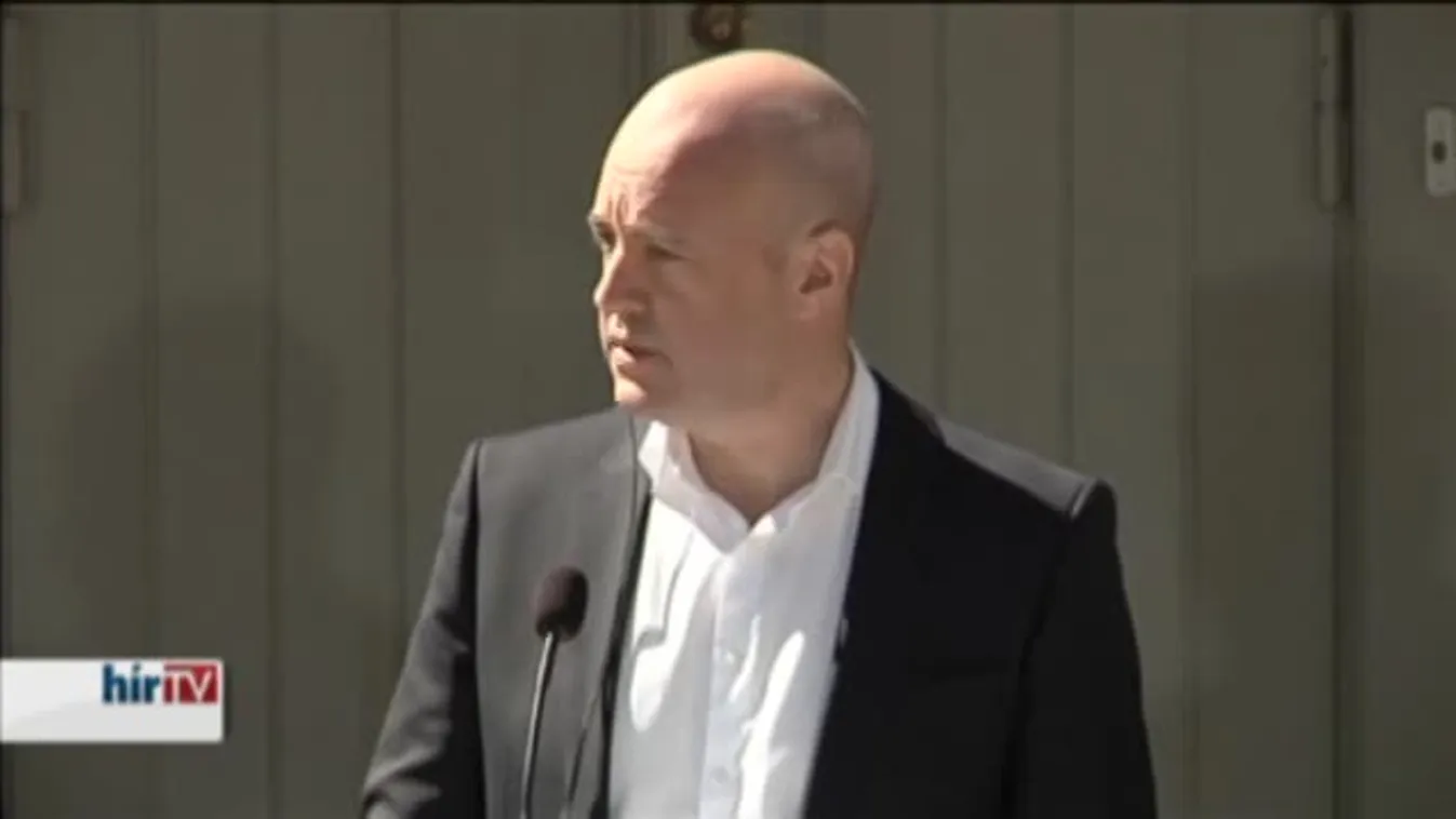 Hírvilág – Angela Merkel ragaszkodik Junckerhez