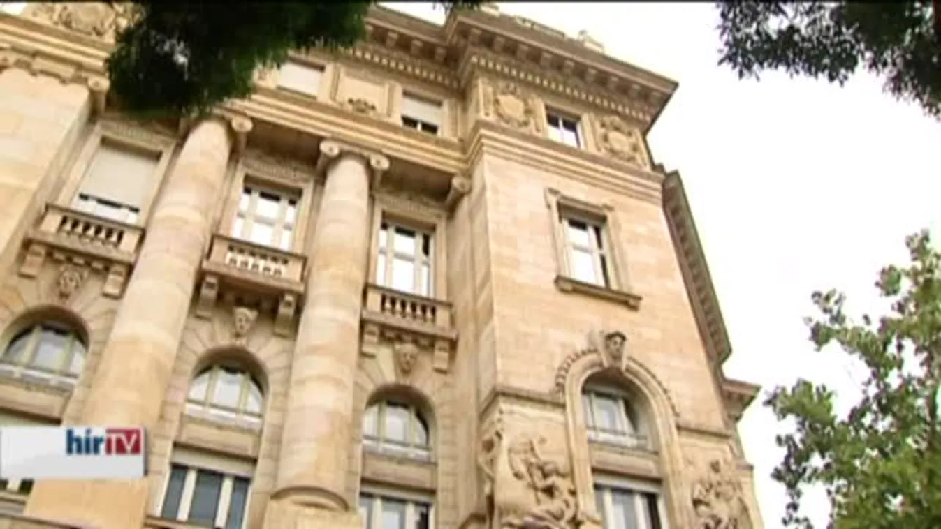 Ingyenessé tenne bizonyos banki műveleteket a Jobbik