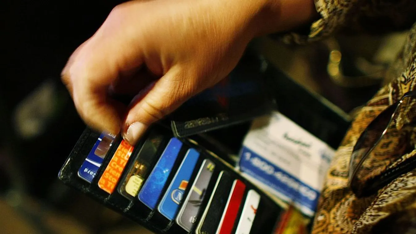 Hiába panaszkodik a Bankszövetség, a bankok maradnak