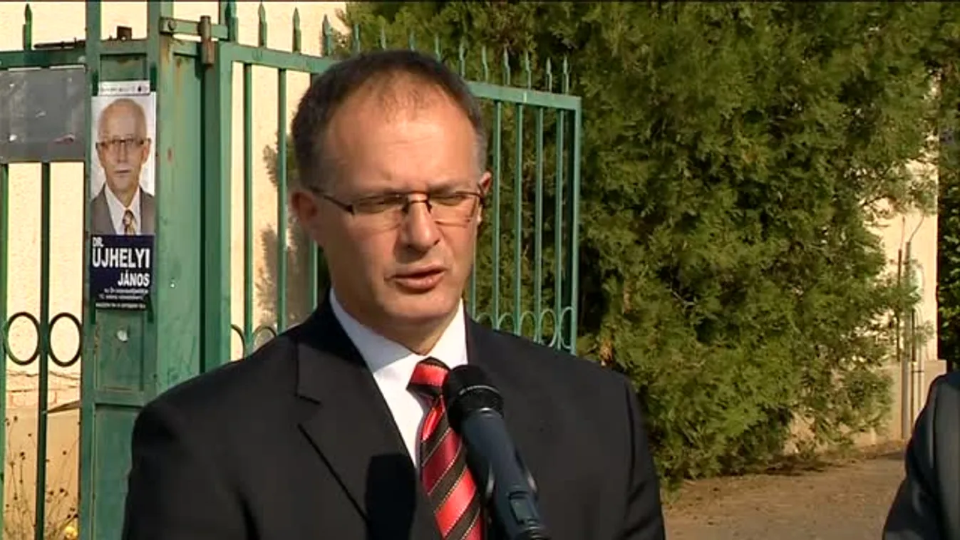 Nagy László csak biccentett az autistákat szállító kisbusznak - Nagy László