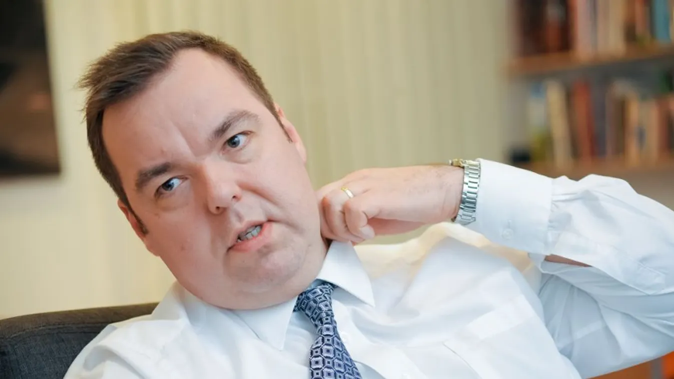 L. Simon: Fontos a hazai kastélyok megőrzése