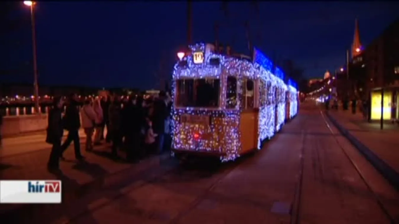 Csángó villámcsődület a 19-es villamoson