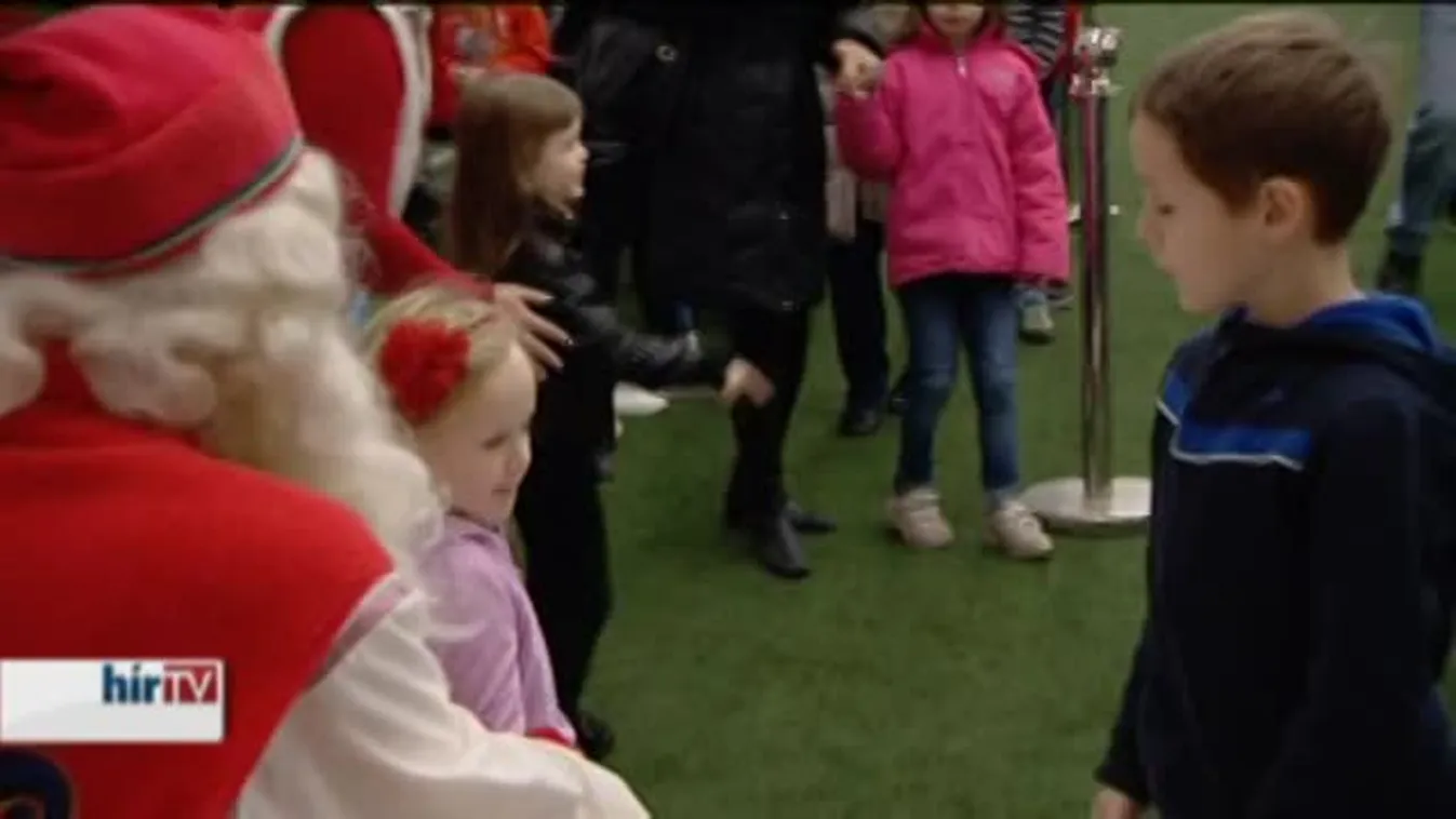 Megérkezett a Mikulás a MOM Parkba