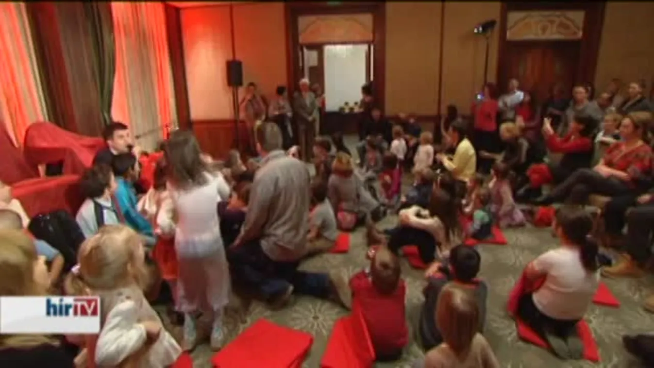 Joulupukki Budapestre érkezett – Kommentár nélkül