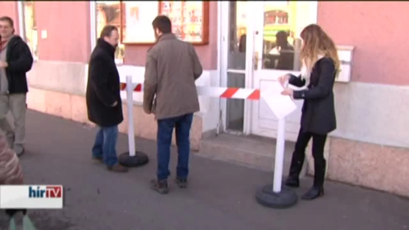 Kordonnal tiltakozott a PM az útdíj ellen