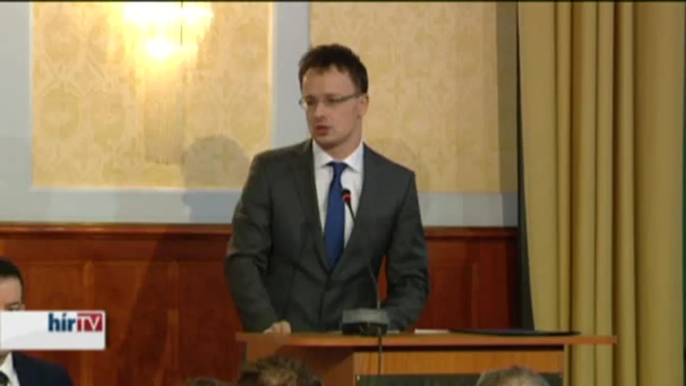 Szijjártó Péter: A magyar ipar összenőtt a némettel