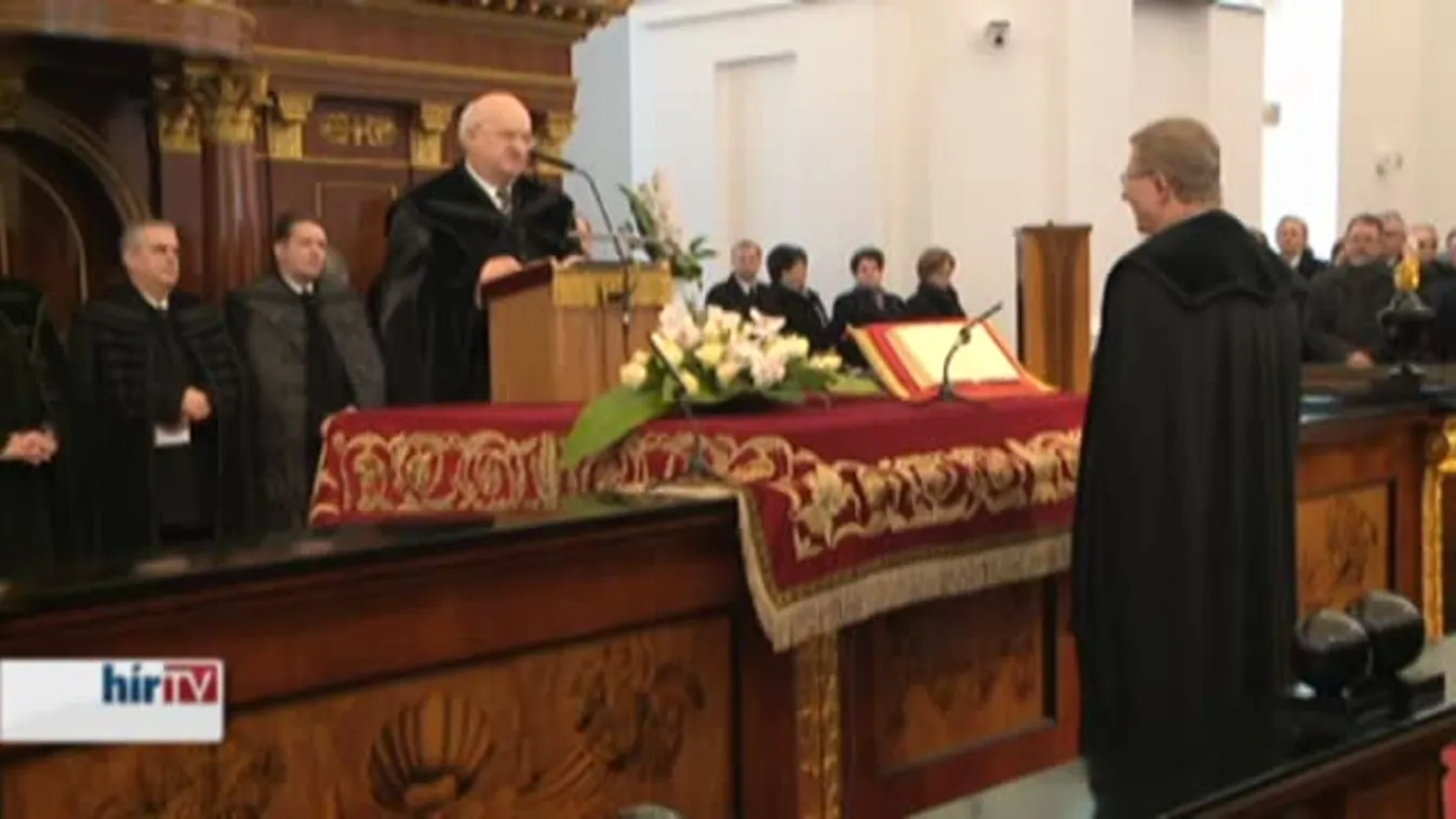 Debrecenben beiktatták az új tiszántúli református püspököt, Fekete Károlyt