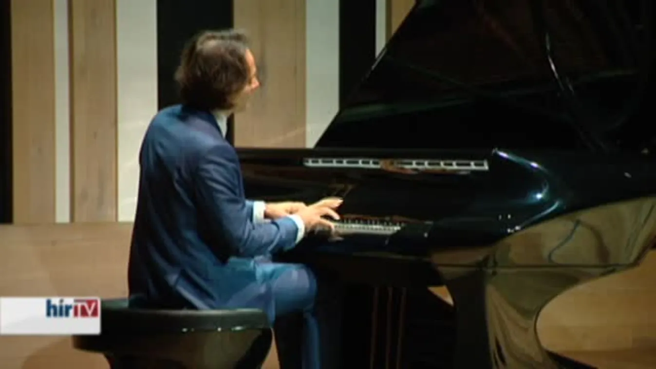 Bemutatták a Bogányi Gergely által tervezett hangversenyzongorát