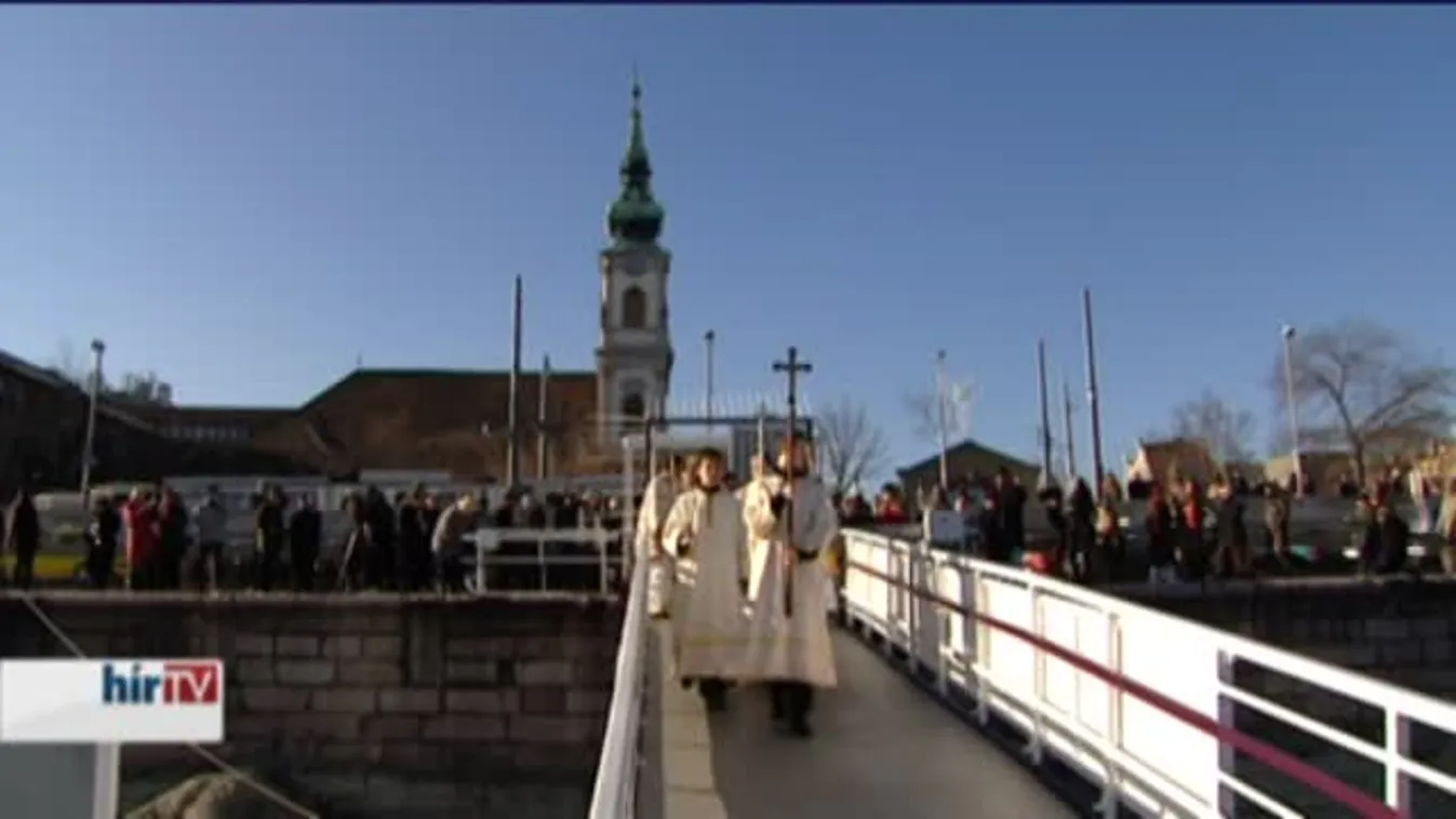 Vízkereszt ünnepén megszentelték a Duna vizét a Batthyány téren