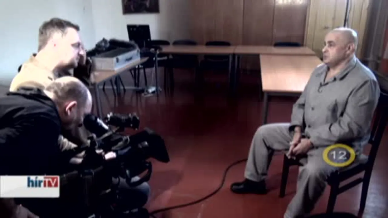 Riasztás – Családi kör