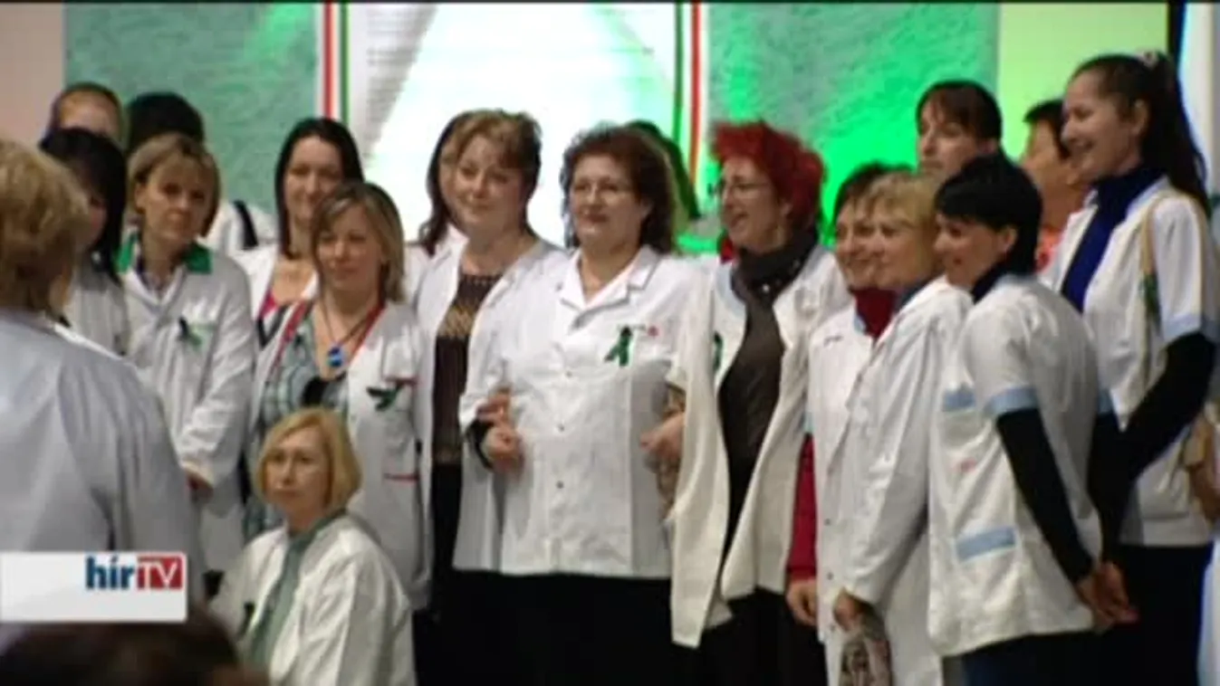  Béremelést és életpályamodellt követelnek