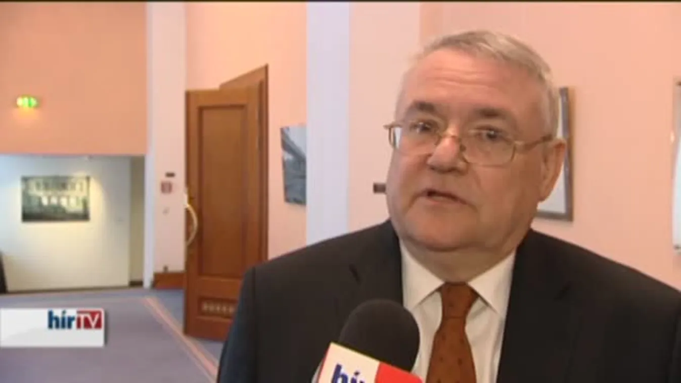 Európai Beruházási Bank: 115 millió euró a magyar tudománynak