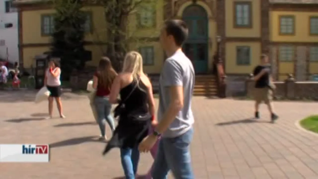 Nemzetközi Párnacsata nap Pécsett