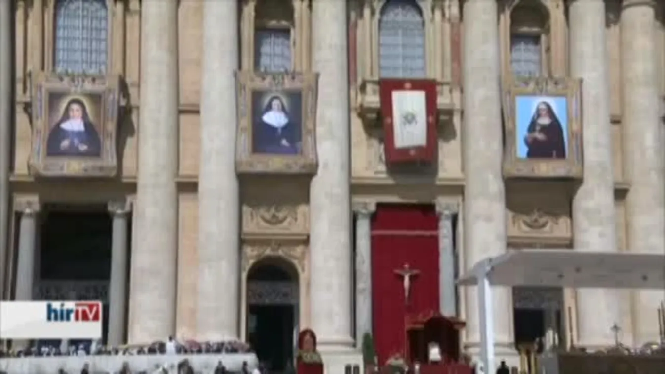 Négy apácát avatott szentté Ferenc pápa