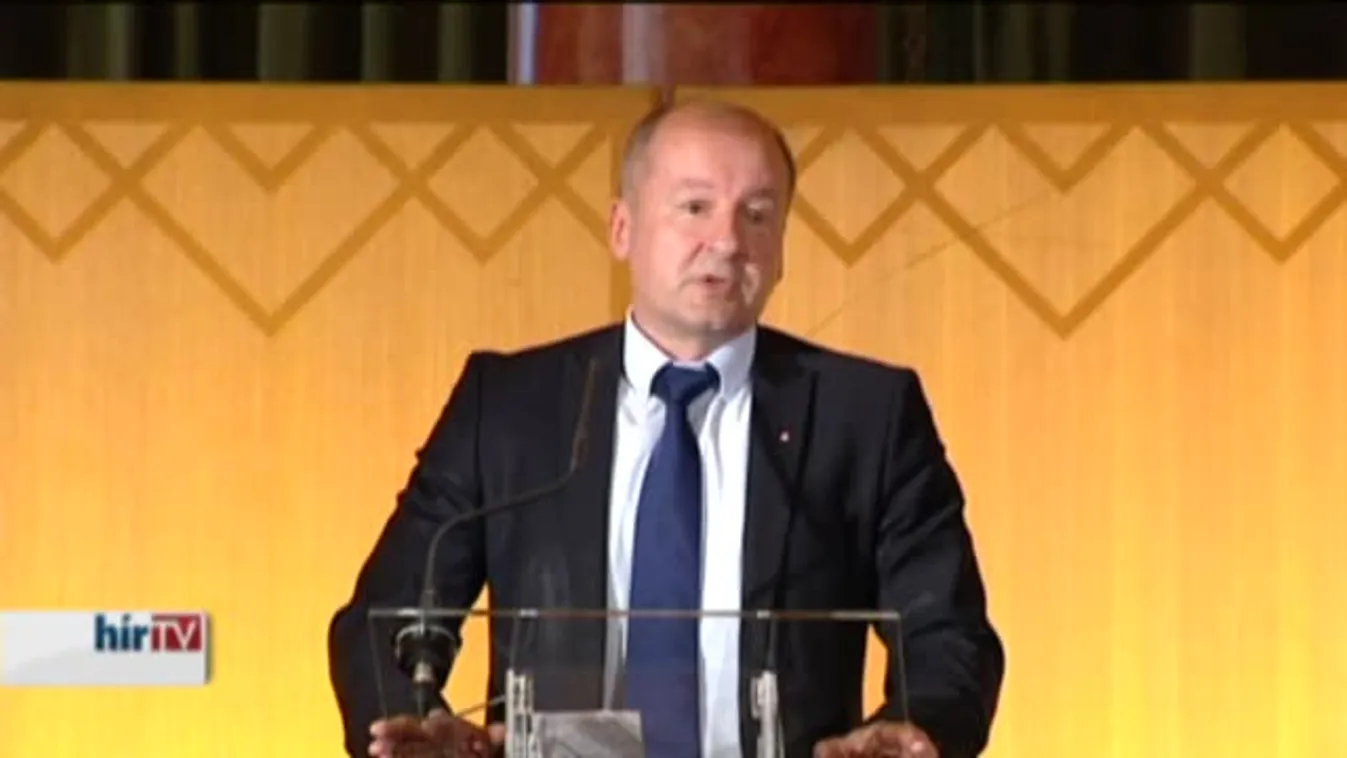 Sportszakembereket díjaztak a Pesti Vigadóban