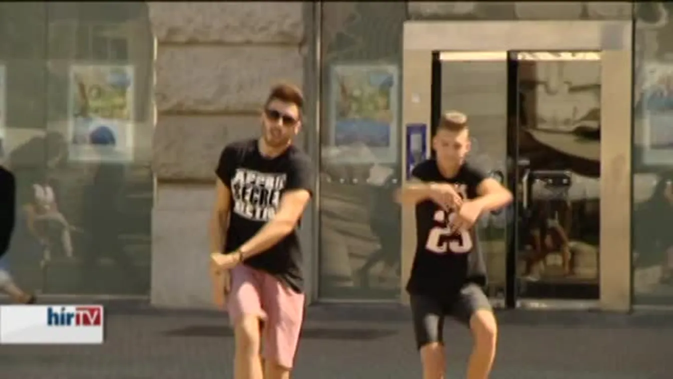 Az EMMI államtitkára is részt vett a Fiatalok Világnapján tartott Flashmobon