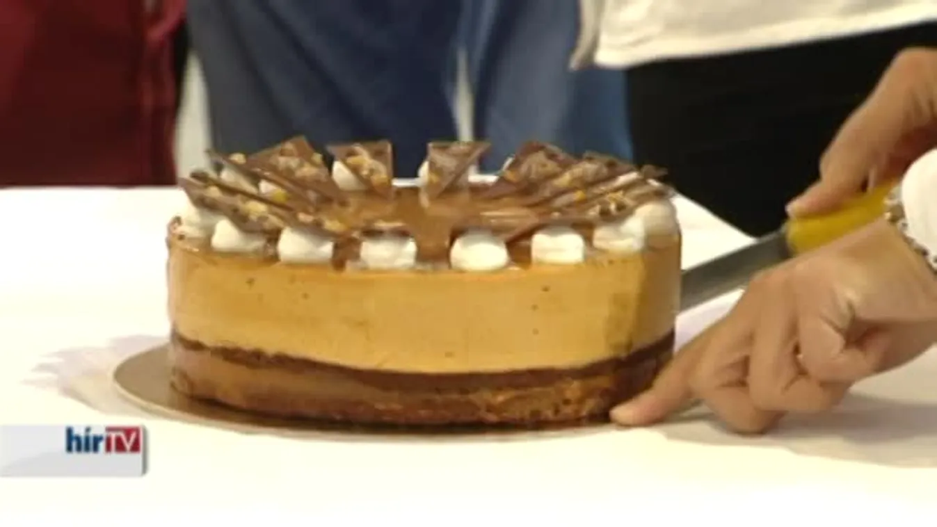 Az ország tortáinak felvágásával vette kezdetét a Magyar ízek utcája