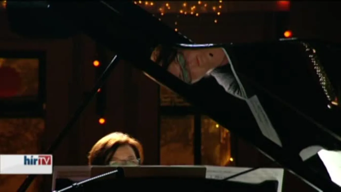 Szabadtéri hangverseny a Zeneakadémia előtt