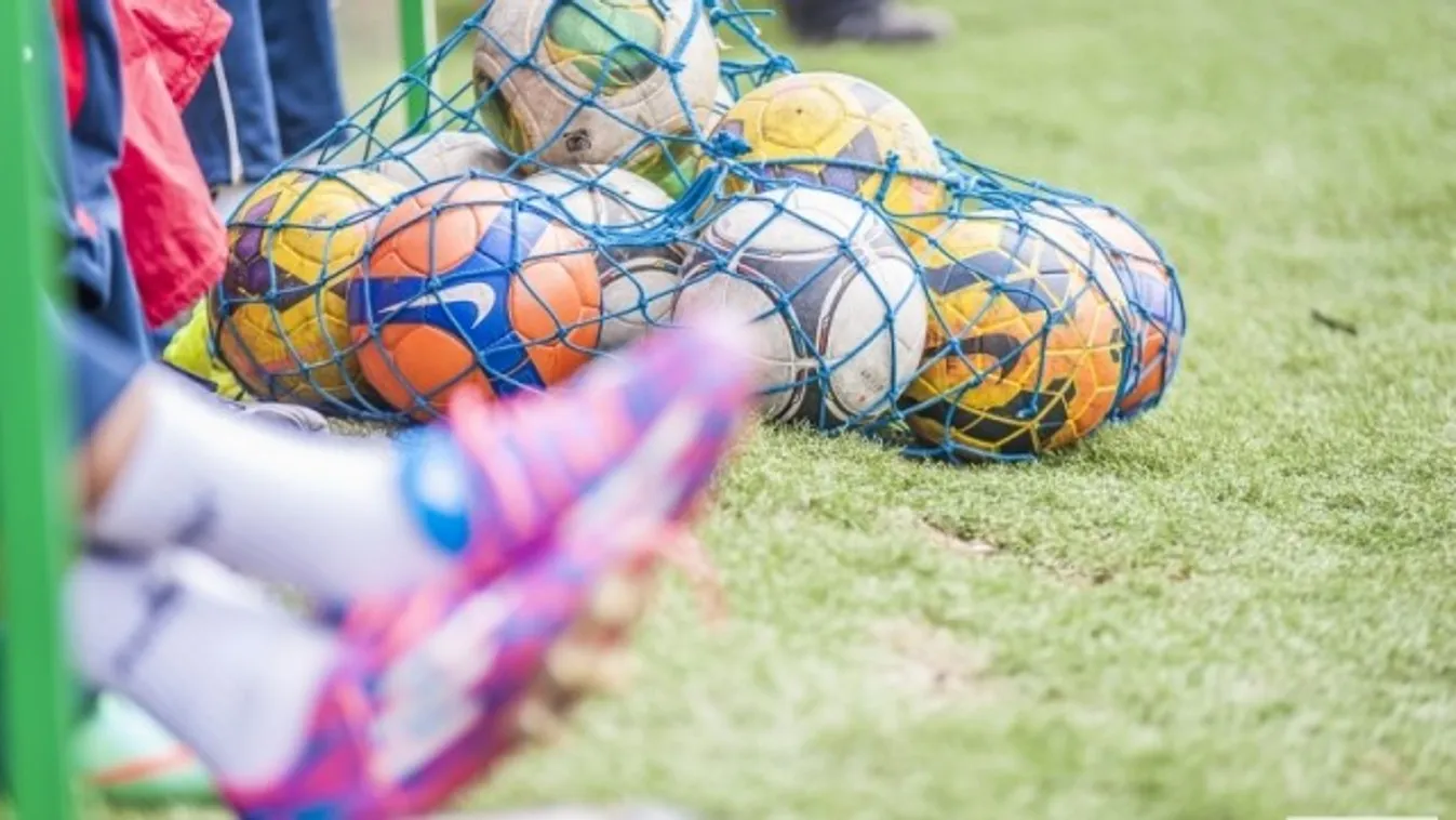 Focicsapatot vett a magyar kormány