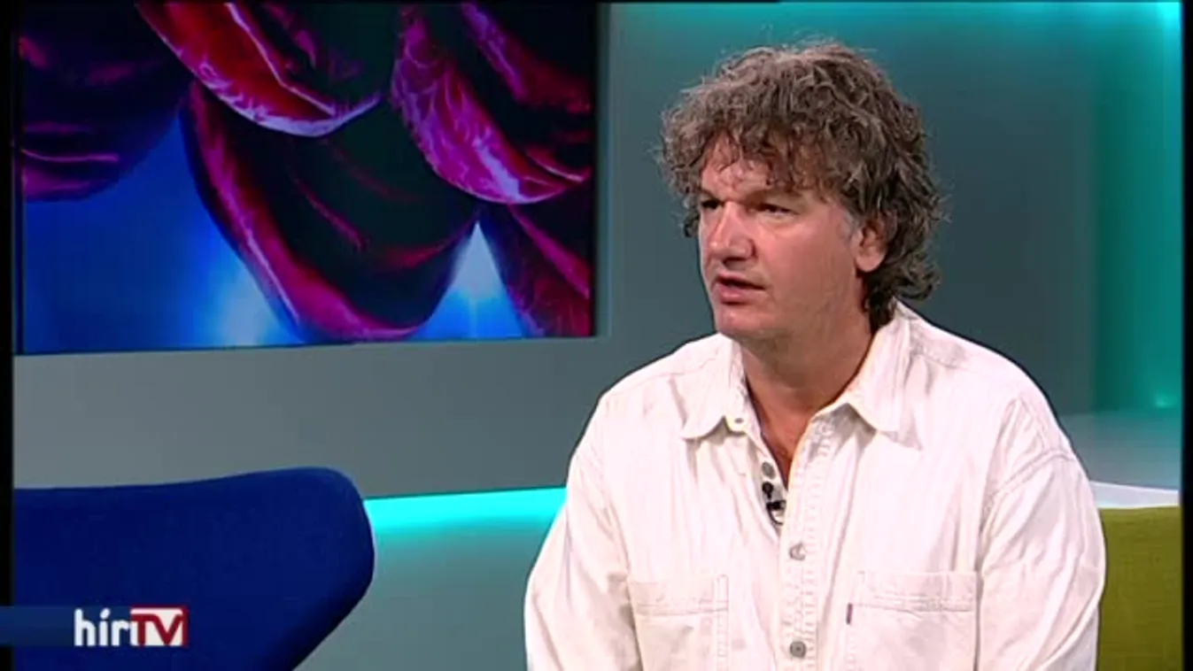 Reggeli járat – Fekete komédia az agresszióról a Vörösmartyban