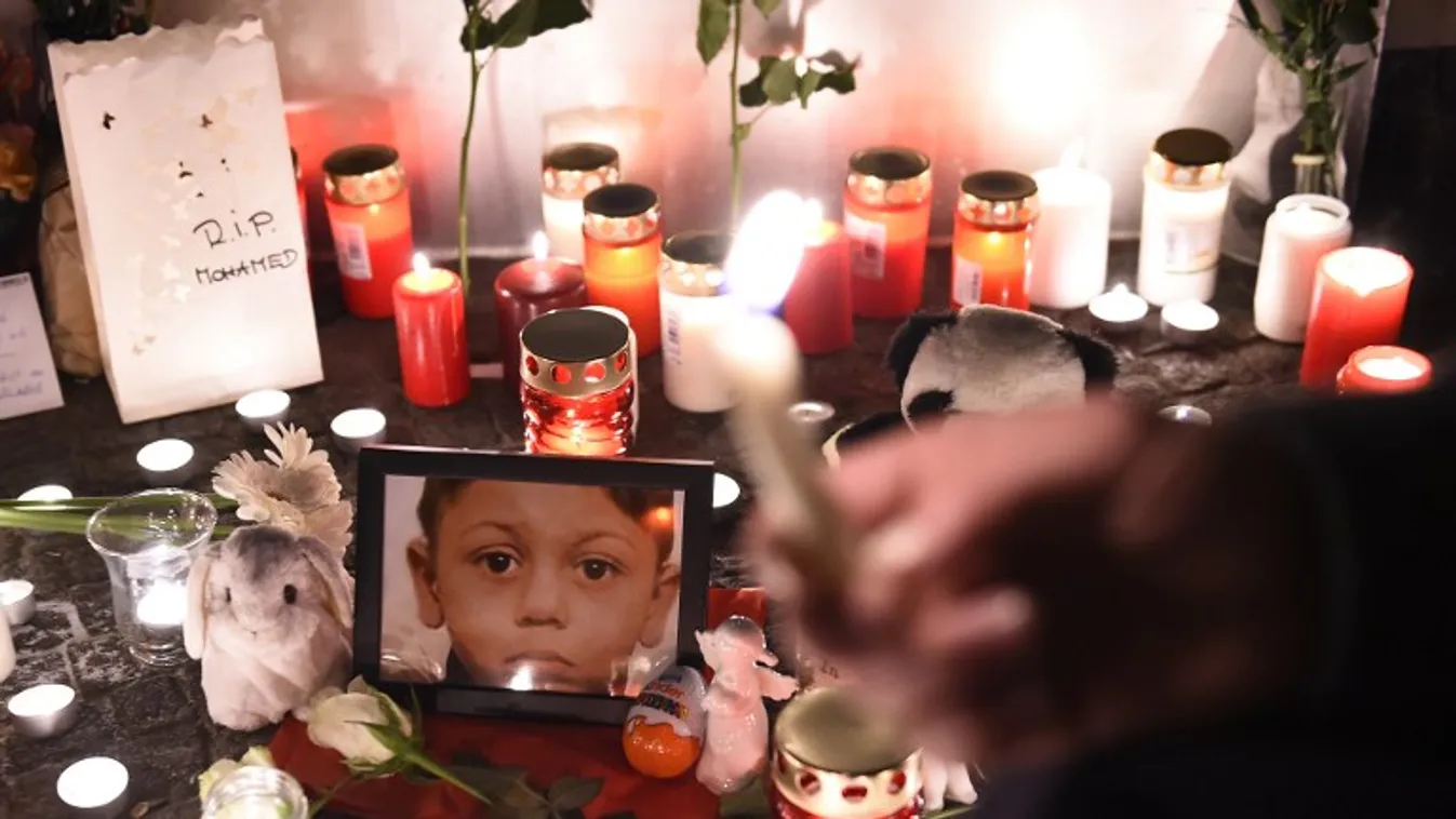 Egy csomagtartóban találták meg a migráns kisfiú holttestét