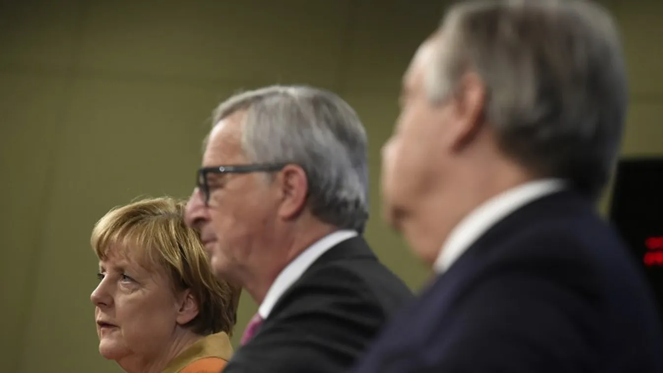 Százezer férőhellyel segítik a migránsok menetelését