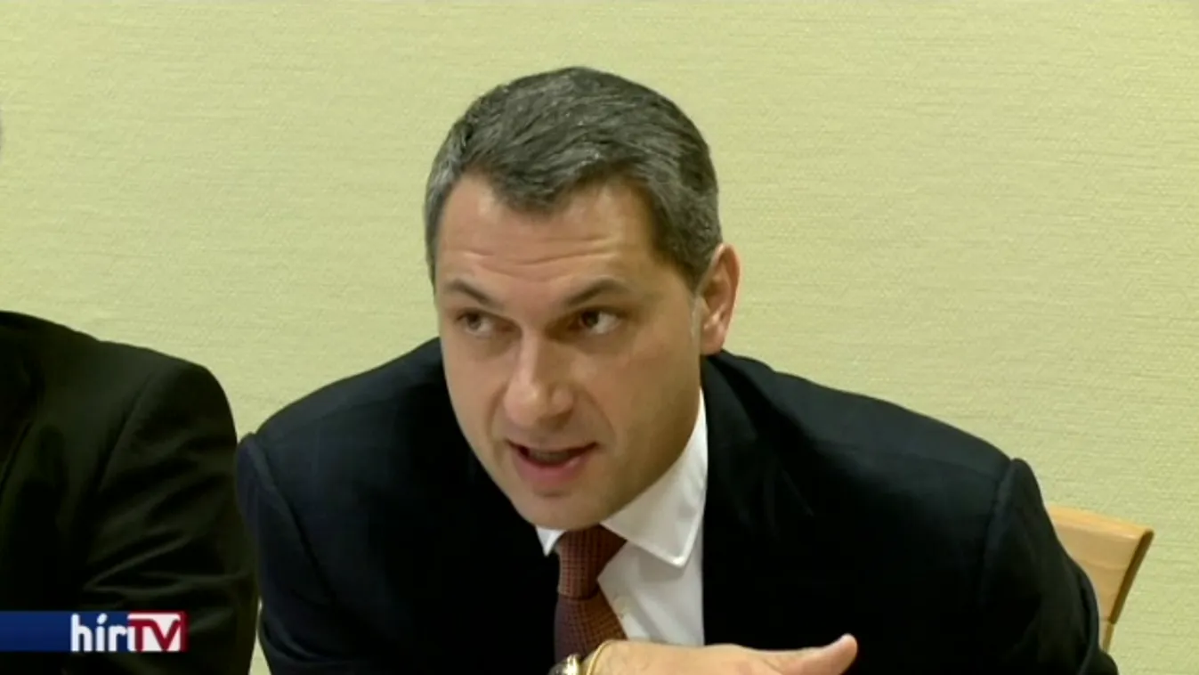 Földmutyikat emlegetett Lázár János – Csörte