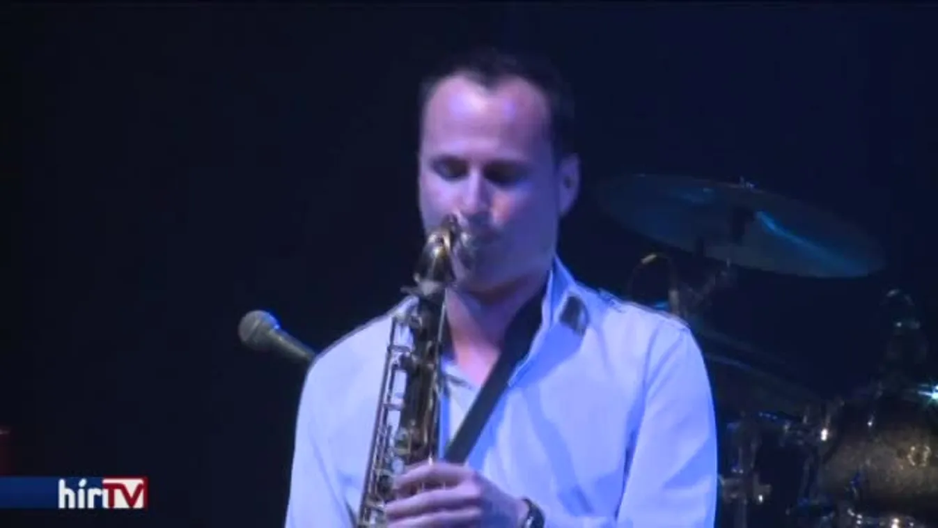 Reggeli járat – Itt a One - Lemezbemutató turnén Zolbert