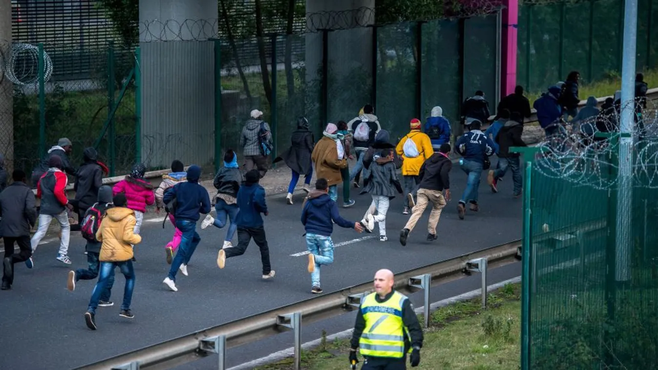 Migránsok törtek be az alagútba, leállt a közlekedés
