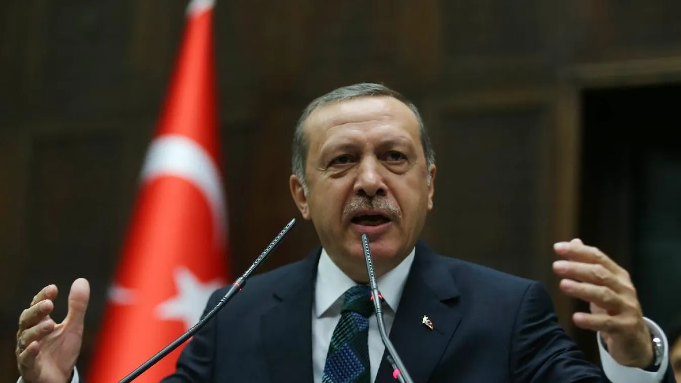 Merkeléken élcelődött a török elnök