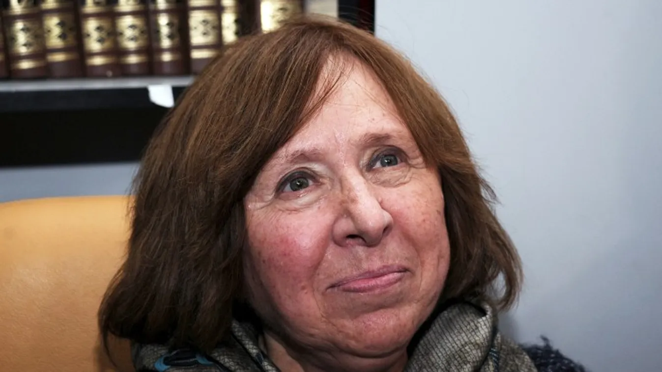 Fehérorosz író, újságíró az idei irodalmi Nobel-díjas