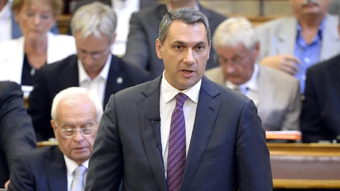 Lázár: Kisebb bürokráciát, kevesebb bürokratát