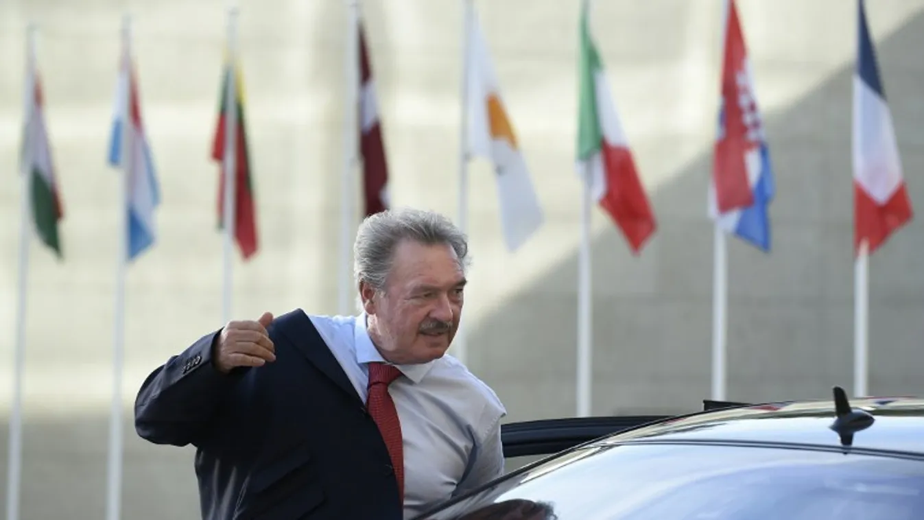 „A menekülteknek együtt kell működniük!”