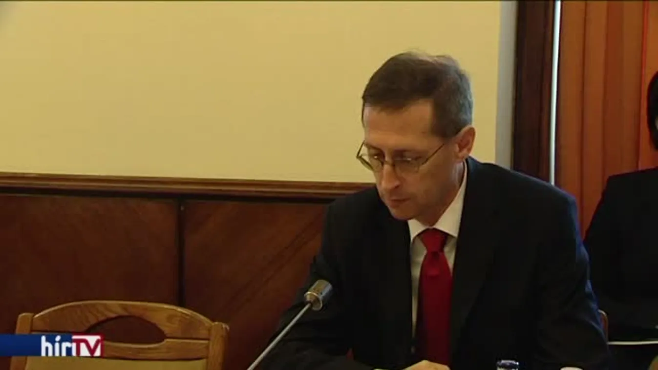 Varga Mihály meghallgatása a vállalkozásfejlesztési bizottság előtt