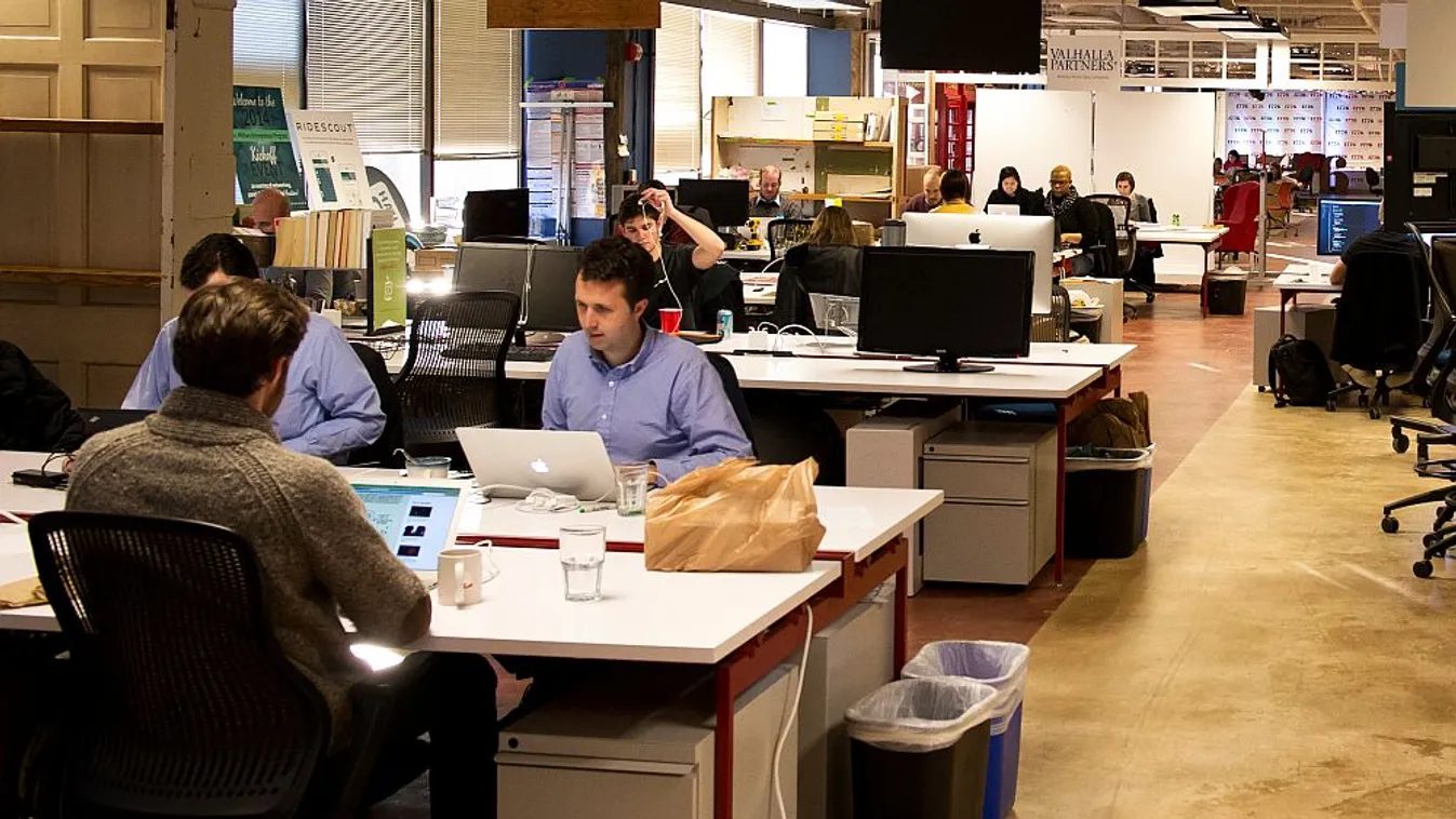 70 százalékkal több magyar vállalt külföldön munkát