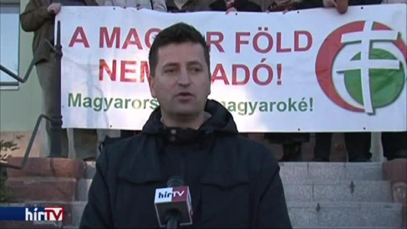 A földárverések ellen tiltakozik a Jobbik