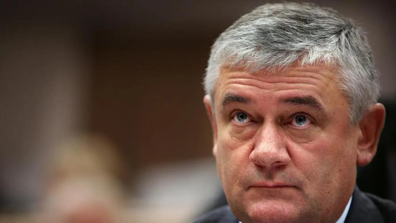 Tizenéves lányok vádolják nemi erőszakkal Slotát